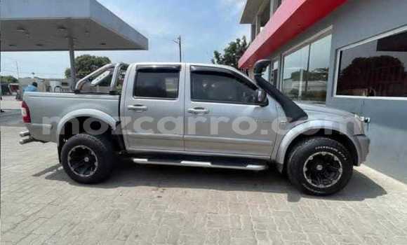 Comprar Usado Isuzu KB Prata Carro em Maputo em Maputo Comprar Usado Isuzu KB Prata Carro em Maputo em Maputo