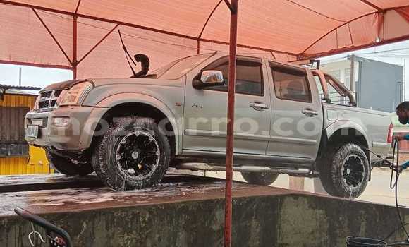 Comprar Usado Isuzu KB Prata Carro em Maputo em Maputo Comprar Usado Isuzu KB Prata Carro em Maputo em Maputo