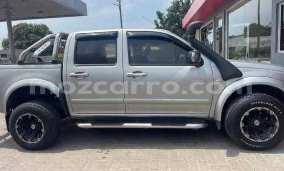 Comprar Usado Isuzu KB Prata Carro em Maputo em Maputo Comprar Usado Isuzu KB Prata Carro em Maputo em Maputo