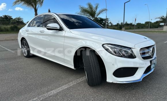 Comprar Usado Mercedes‒Benz C-Class Branco Carro em Maputo em Maputo Comprar Usado Mercedes‒Benz C-Class Branco Carro em Maputo em Maputo