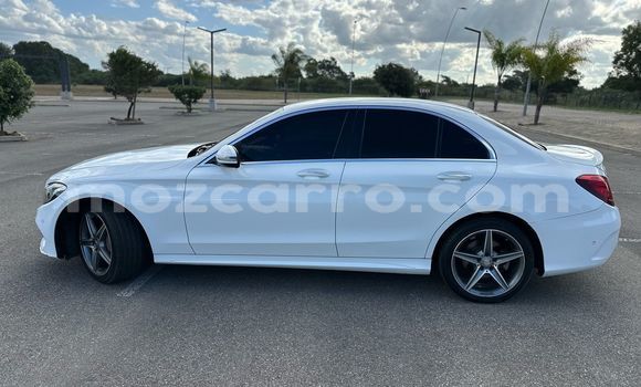 Comprar Usado Mercedes‒Benz C-Class Branco Carro em Maputo em Maputo Comprar Usado Mercedes‒Benz C-Class Branco Carro em Maputo em Maputo