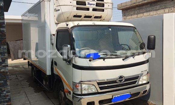 Comprar Usado Hino Ranger Branco Caminhão em Maputo em Maputo