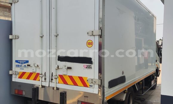 Comprar Usado Hino Ranger Branco Caminhão em Maputo em Maputo Comprar Usado Hino Ranger Branco Caminhão em Maputo em Maputo
