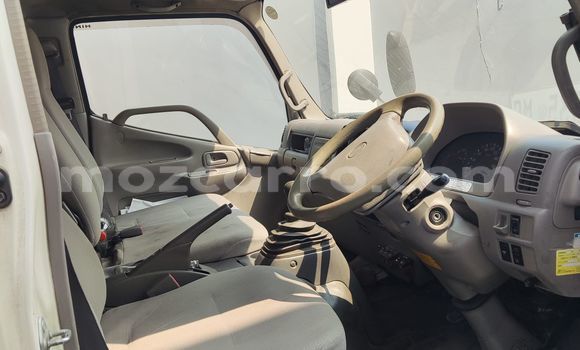 Comprar Usado Hino Ranger Branco Caminhão em Maputo em Maputo Comprar Usado Hino Ranger Branco Caminhão em Maputo em Maputo