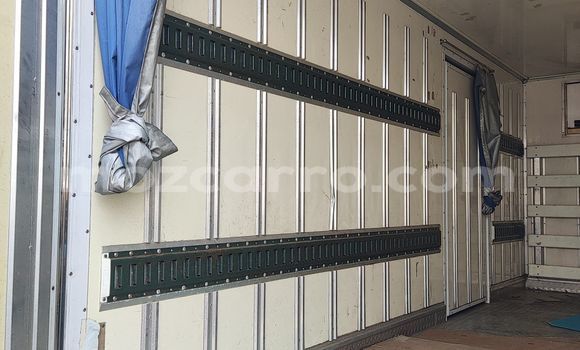 Comprar Usado Hino Ranger Branco Caminhão em Maputo em Maputo Comprar Usado Hino Ranger Branco Caminhão em Maputo em Maputo