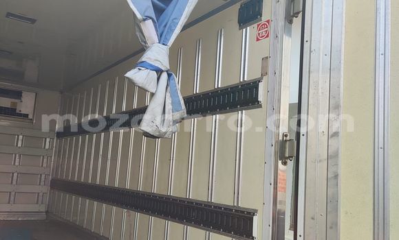 Comprar Usado Hino Ranger Branco Caminhão em Maputo em Maputo Comprar Usado Hino Ranger Branco Caminhão em Maputo em Maputo