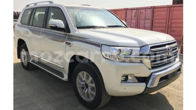 Big with watermark toyota land cruiser cabo delgado import dubai 6113