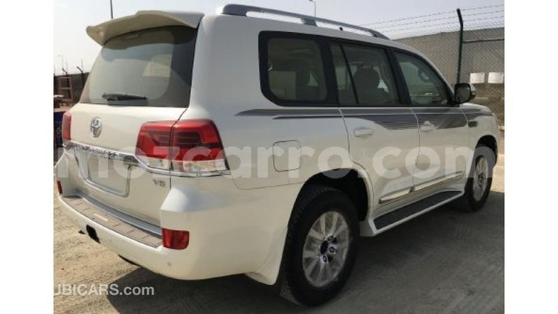 Big with watermark toyota land cruiser cabo delgado import dubai 6113