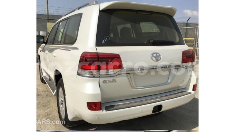 Big with watermark toyota land cruiser cabo delgado import dubai 6113