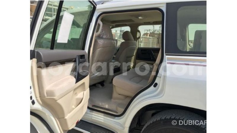 Big with watermark toyota land cruiser cabo delgado import dubai 6113