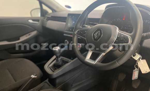 Tenga Tsaru Renault Clio Chena Mota in Maputo in Maputo Tenga Tsaru Renault Clio Chena Mota in Maputo in Maputo