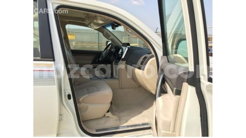 Big with watermark toyota land cruiser cabo delgado import dubai 6113