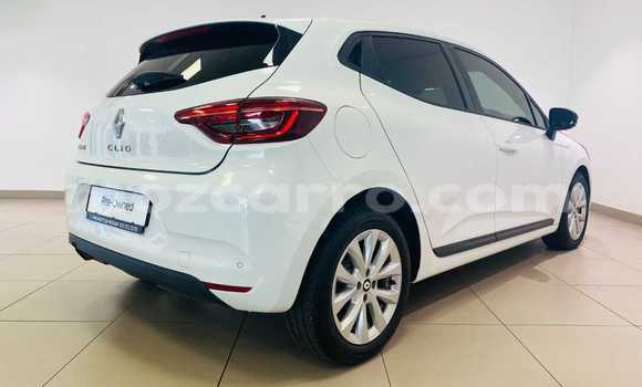 Tenga Tsaru Renault Clio Chena Mota in Maputo in Maputo Tenga Tsaru Renault Clio Chena Mota in Maputo in Maputo