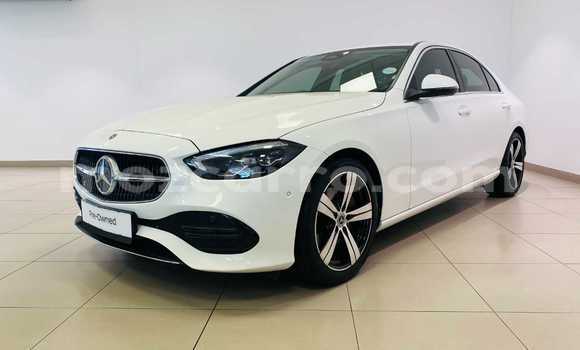 Comprar Usado Mercedes-Benz C-Classe Branco Carro em Maputo em Maputo