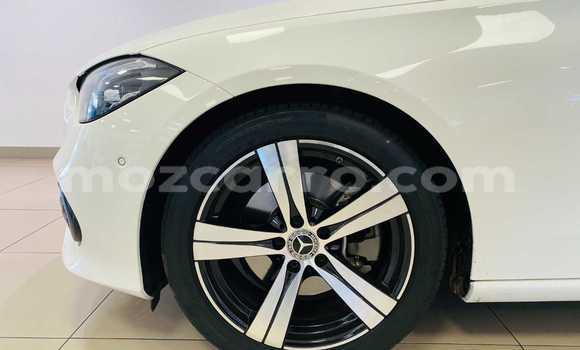 Tenga Tsaru Mercedes-Benz C-Classe Chena Mota in Maputo in Maputo Tenga Tsaru Mercedes-Benz C-Classe Chena Mota in Maputo in Maputo