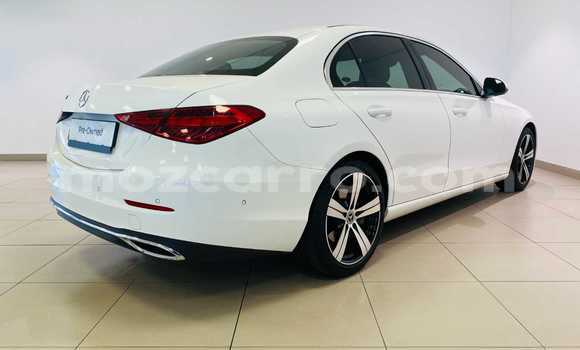 Tenga Tsaru Mercedes-Benz C-Classe Chena Mota in Maputo in Maputo Tenga Tsaru Mercedes-Benz C-Classe Chena Mota in Maputo in Maputo