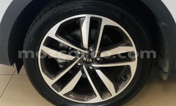 Nunua Ilio tumika Kia Sportage Nyeupe Gari ndani ya Maputo nchini Maputo Nunua Ilio tumika Kia Sportage Nyeupe Gari ndani ya Maputo nchini Maputo