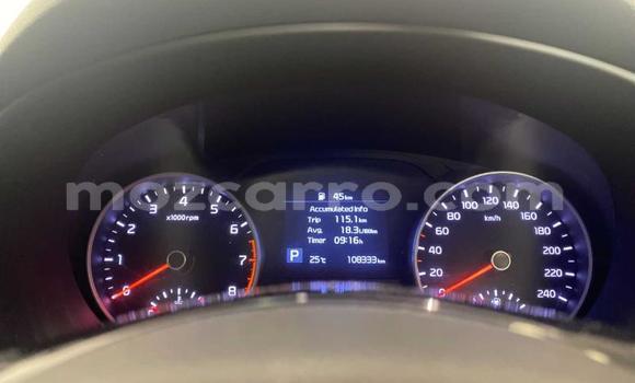 Nunua Ilio tumika Kia Sportage Nyeupe Gari ndani ya Maputo nchini Maputo Nunua Ilio tumika Kia Sportage Nyeupe Gari ndani ya Maputo nchini Maputo