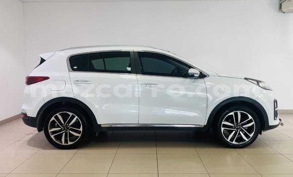 Nunua Ilio tumika Kia Sportage Nyeupe Gari ndani ya Maputo nchini Maputo Nunua Ilio tumika Kia Sportage Nyeupe Gari ndani ya Maputo nchini Maputo