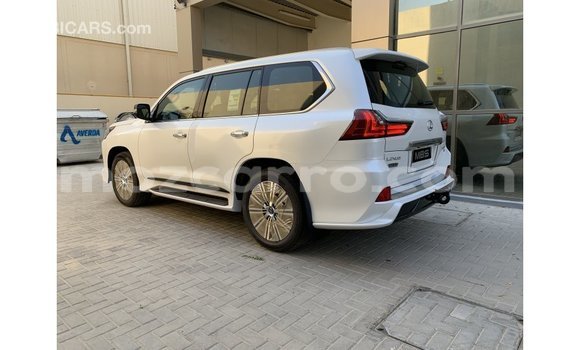 Nunua Imported Lexus LX Nyeupe Gari ndani ya Import - Dubai nchini Cabo Delgado Nunua Imported Lexus LX Nyeupe Gari ndani ya Import - Dubai nchini Cabo Delgado