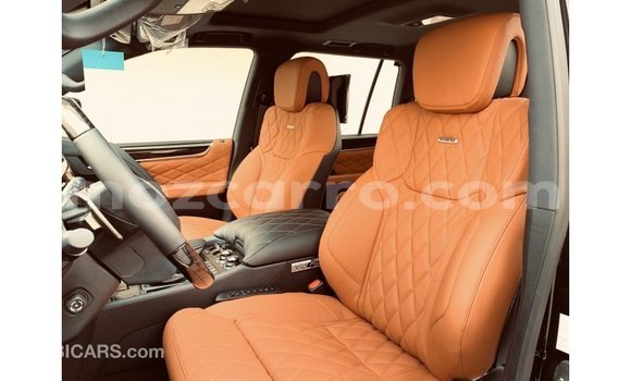 Nunua Imported Lexus LX Nyeupe Gari ndani ya Import - Dubai nchini Cabo Delgado Nunua Imported Lexus LX Nyeupe Gari ndani ya Import - Dubai nchini Cabo Delgado
