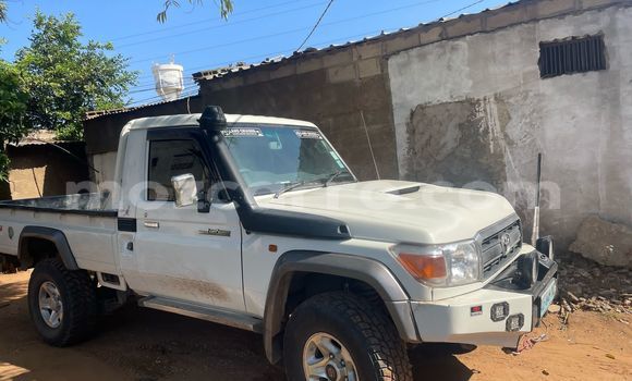 Comprar Usado Toyota Land Cruiser Branco Carro em Maputo em Maputo Comprar Usado Toyota Land Cruiser Branco Carro em Maputo em Maputo