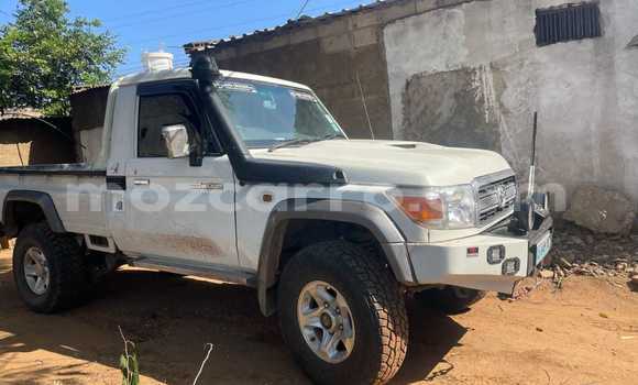 Comprar Usado Toyota Land Cruiser Branco Carro em Maputo em Maputo Comprar Usado Toyota Land Cruiser Branco Carro em Maputo em Maputo
