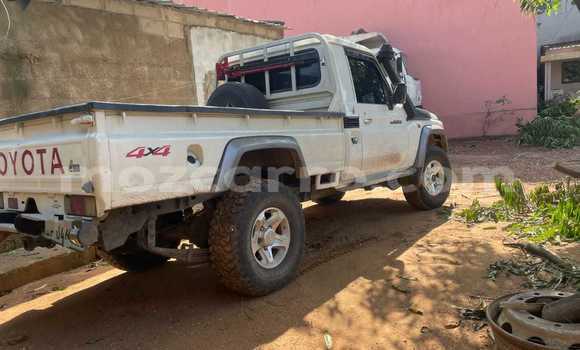 Comprar Usado Toyota Land Cruiser Branco Carro em Maputo em Maputo Comprar Usado Toyota Land Cruiser Branco Carro em Maputo em Maputo