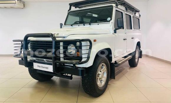 Comprar Usado Land Rover Defender Branco Carro em Maputo em Maputo