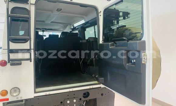 Tenga Tsaru Land Rover Defender Chena Mota in Maputo in Maputo Tenga Tsaru Land Rover Defender Chena Mota in Maputo in Maputo