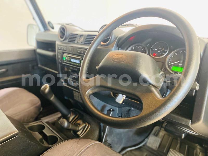 Big with watermark land rover defender maputo maputo 38850