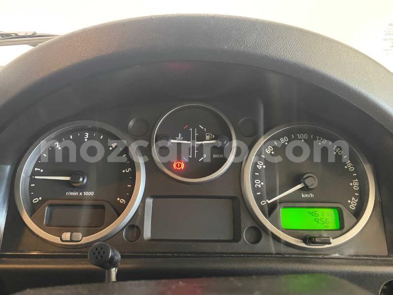 Big with watermark land rover defender maputo maputo 38850
