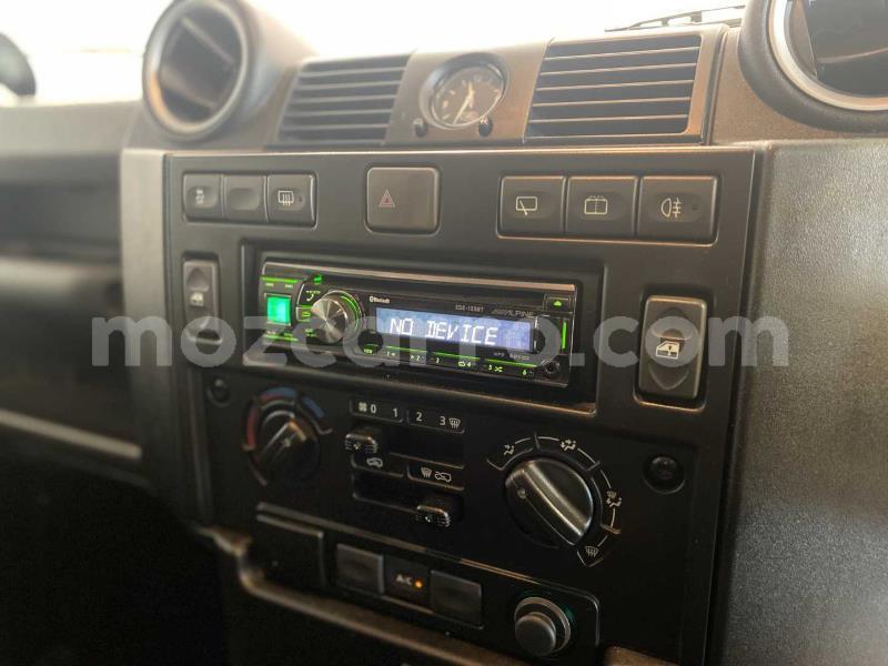 Big with watermark land rover defender maputo maputo 38850