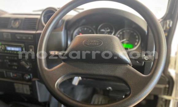 Tenga Tsaru Land Rover Defender Chena Mota in Maputo in Maputo Tenga Tsaru Land Rover Defender Chena Mota in Maputo in Maputo