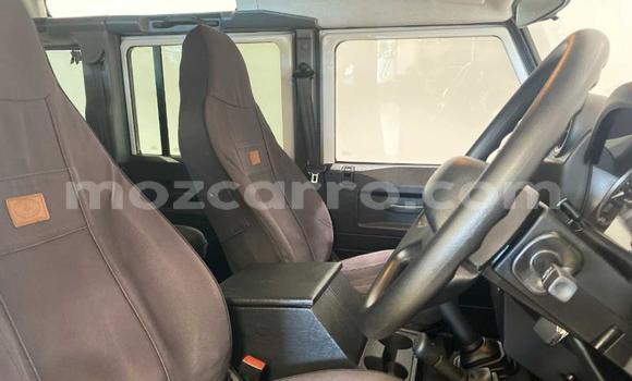 Tenga Tsaru Land Rover Defender Chena Mota in Maputo in Maputo Tenga Tsaru Land Rover Defender Chena Mota in Maputo in Maputo