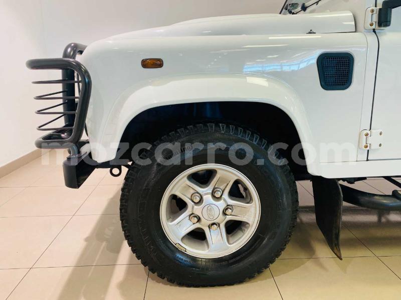Big with watermark land rover defender maputo maputo 38850