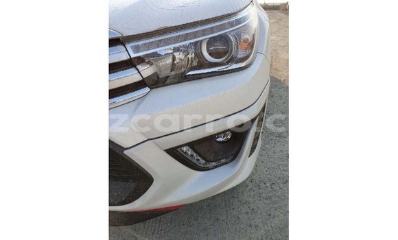 Buy Import Toyota Hilux White Car in Import - Dubai in Cabo Delgado Buy Import Toyota Hilux White Car in Import - Dubai in Cabo Delgado