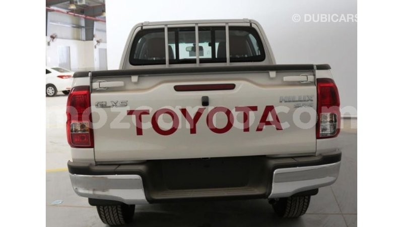 Big with watermark toyota hilux cabo delgado import dubai 6124