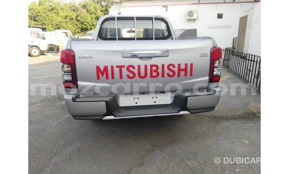 Comprar Importar Mitsubishi L200 De outros Carro em Import - Dubai em Cabo Delgado Comprar Importar Mitsubishi L200 De outros Carro em Import - Dubai em Cabo Delgado