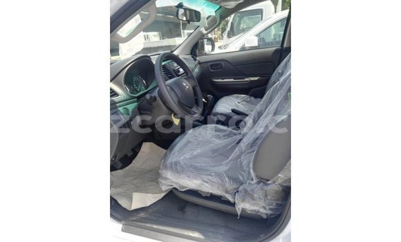 Comprar Importar Mitsubishi L200 De outros Carro em Import - Dubai em Cabo Delgado Comprar Importar Mitsubishi L200 De outros Carro em Import - Dubai em Cabo Delgado