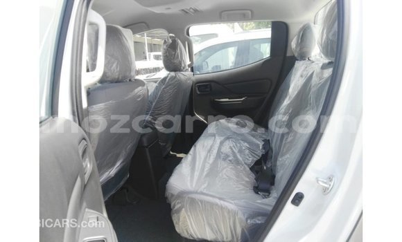 Comprar Importar Mitsubishi L200 De outros Carro em Import - Dubai em Cabo Delgado Comprar Importar Mitsubishi L200 De outros Carro em Import - Dubai em Cabo Delgado