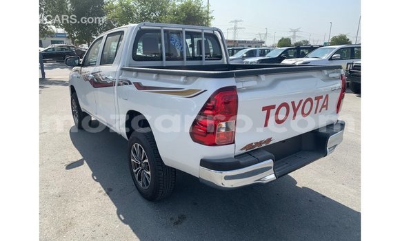Comprar Importar Toyota Hilux Branco Carro em Import - Dubai em Cabo Delgado Comprar Importar Toyota Hilux Branco Carro em Import - Dubai em Cabo Delgado