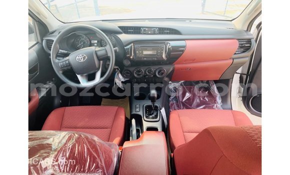 Comprar Importar Toyota Hilux Branco Carro em Import - Dubai em Cabo Delgado Comprar Importar Toyota Hilux Branco Carro em Import - Dubai em Cabo Delgado