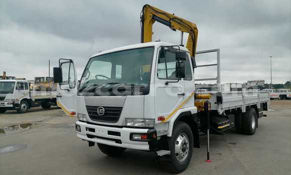 Comprar Usado Nissan UD Branco Caminhão em Maputo em Maputo