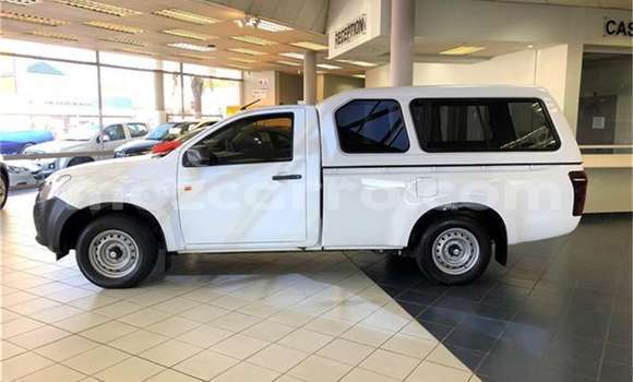 Comprar Usado Isuzu D-MAX Branco Carro em Maputo em Maputo Comprar Usado Isuzu D-MAX Branco Carro em Maputo em Maputo