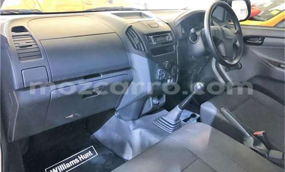 Comprar Usado Isuzu D-MAX Branco Carro em Maputo em Maputo Comprar Usado Isuzu D-MAX Branco Carro em Maputo em Maputo