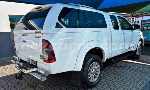 Comprar Usado Toyota Hilux Branco Carro em Maputo em Maputo Comprar Usado Toyota Hilux Branco Carro em Maputo em Maputo