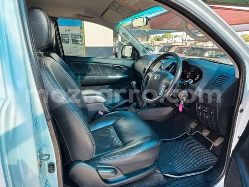 Big with watermark toyota hilux maputo maputo 39090