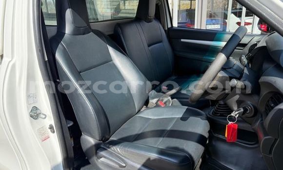 Buy Used Toyota Hilux White Car in Maputo in Maputo Buy Used Toyota Hilux White Car in Maputo in Maputo