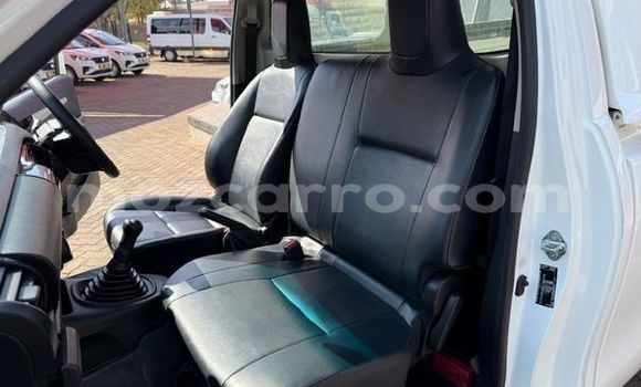 Buy Used Toyota Hilux White Car in Maputo in Maputo Buy Used Toyota Hilux White Car in Maputo in Maputo